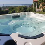 Lakeview Apartman