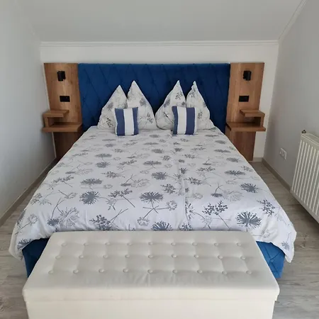 Lakeview Apartman *