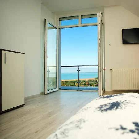 Lakeview Apartman *