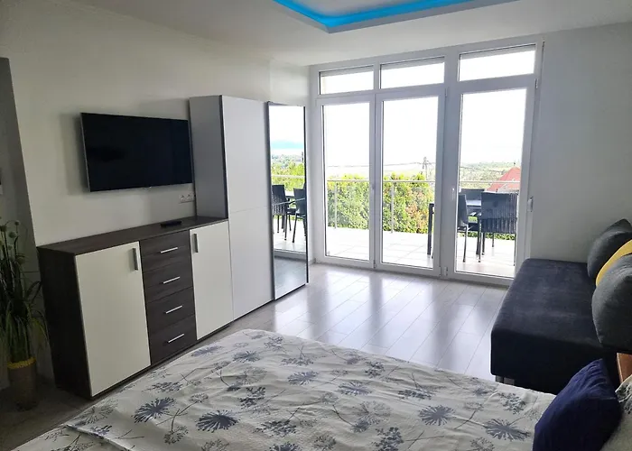 아파트 Lakeview 블로톤퓌레드