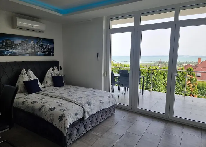 Lakeview באלאטונפורד