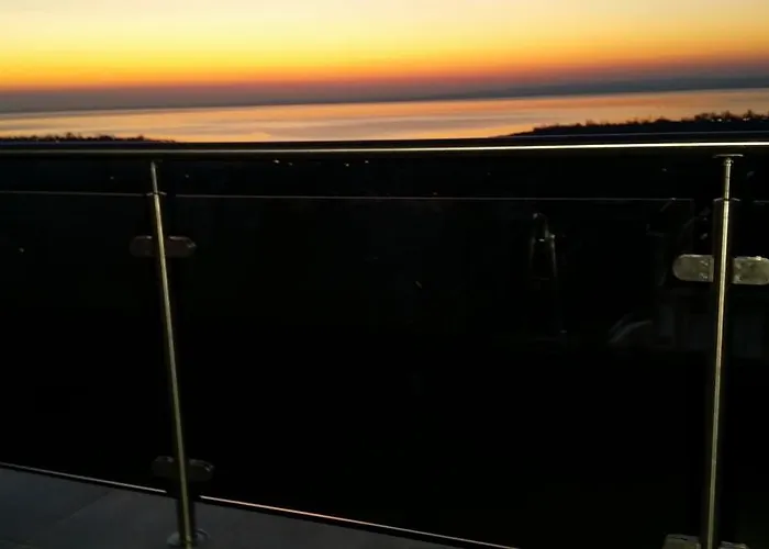 아파트 Lakeview 블로톤퓌레드